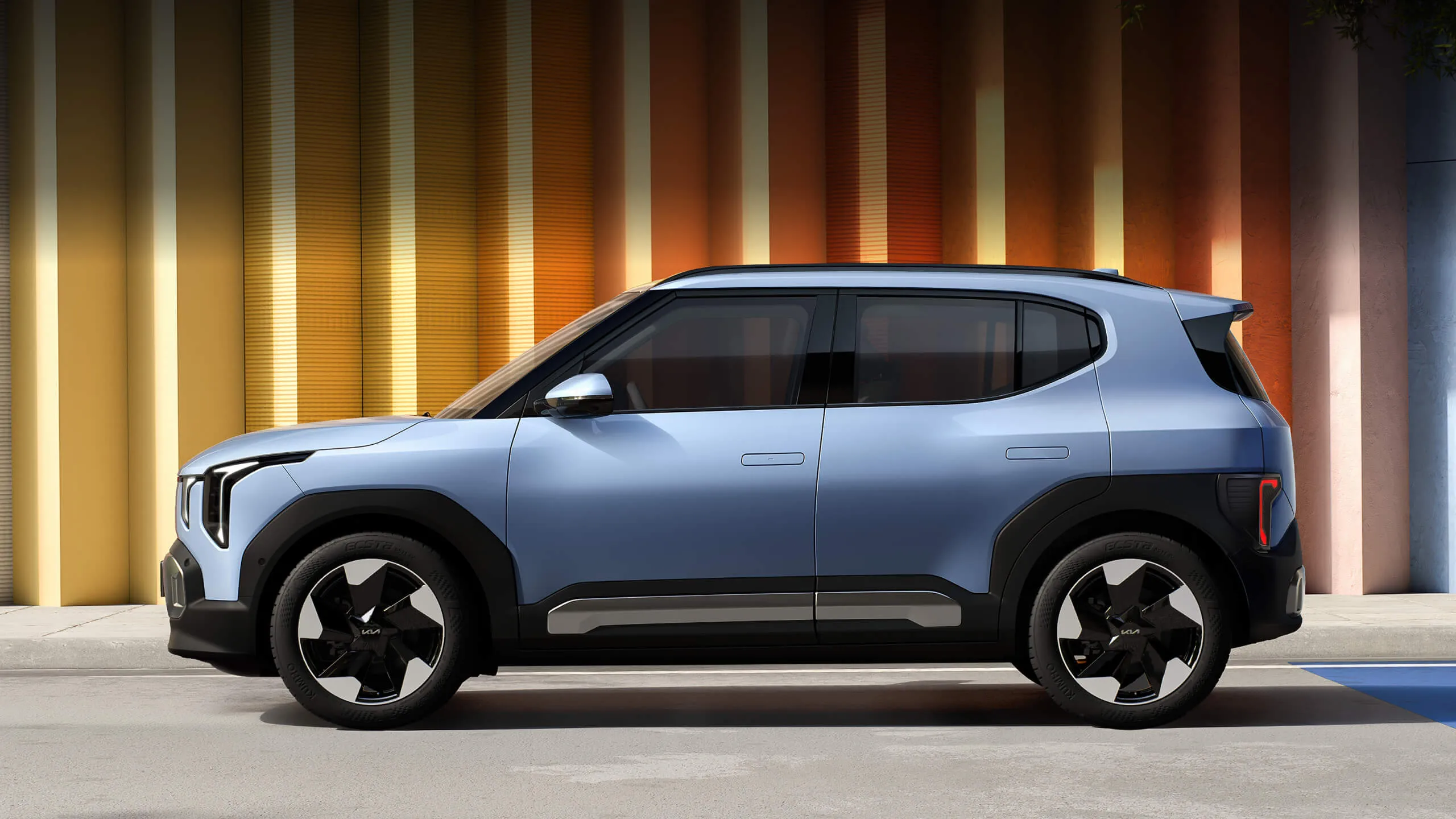 A bold silhouette and compact proportions balance agility and strength.