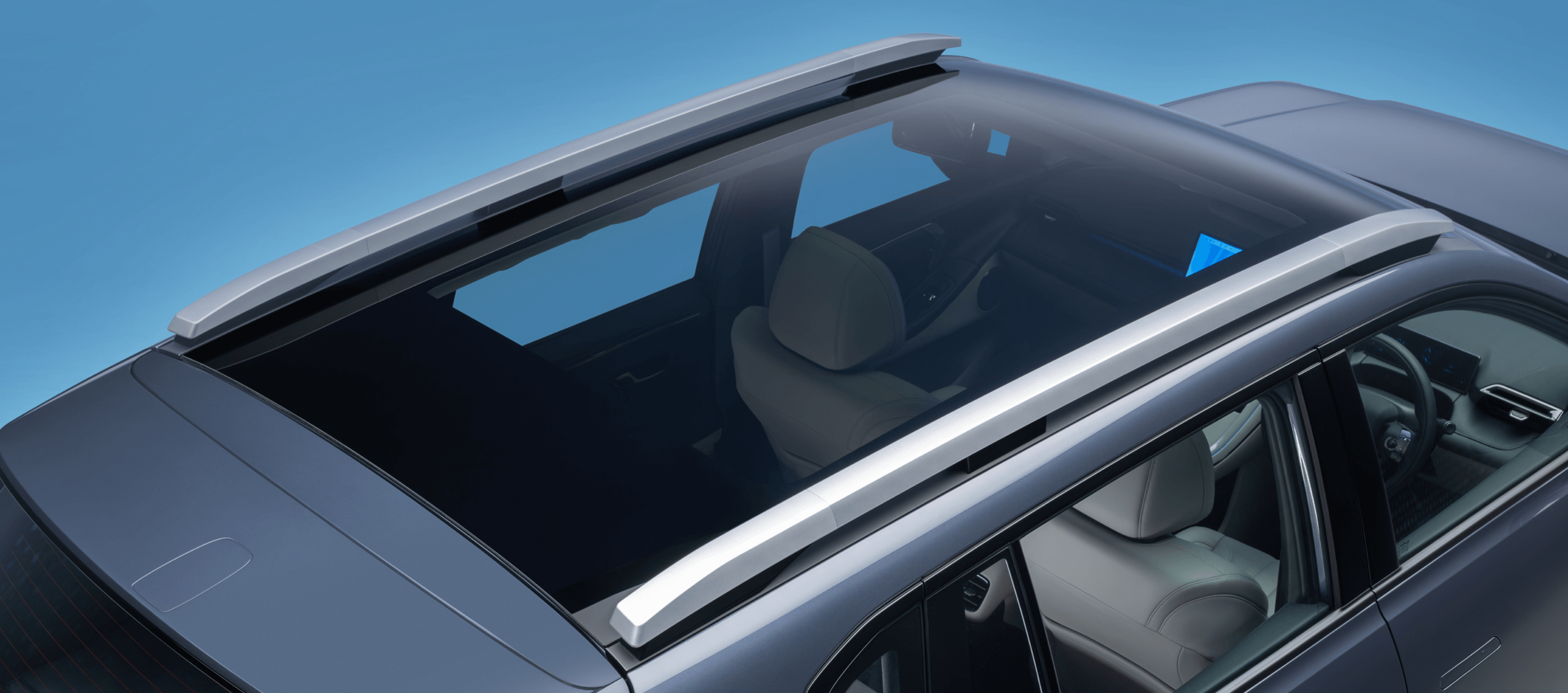 Soak up your surroundings through an ultra-large sunroof with electric sunshade you control.